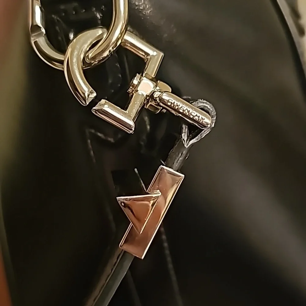 Authentic Givenchy Antigona Small in Smooth Black - Picture 12 of 16